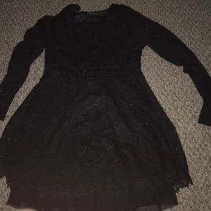 Dress with bow in the back